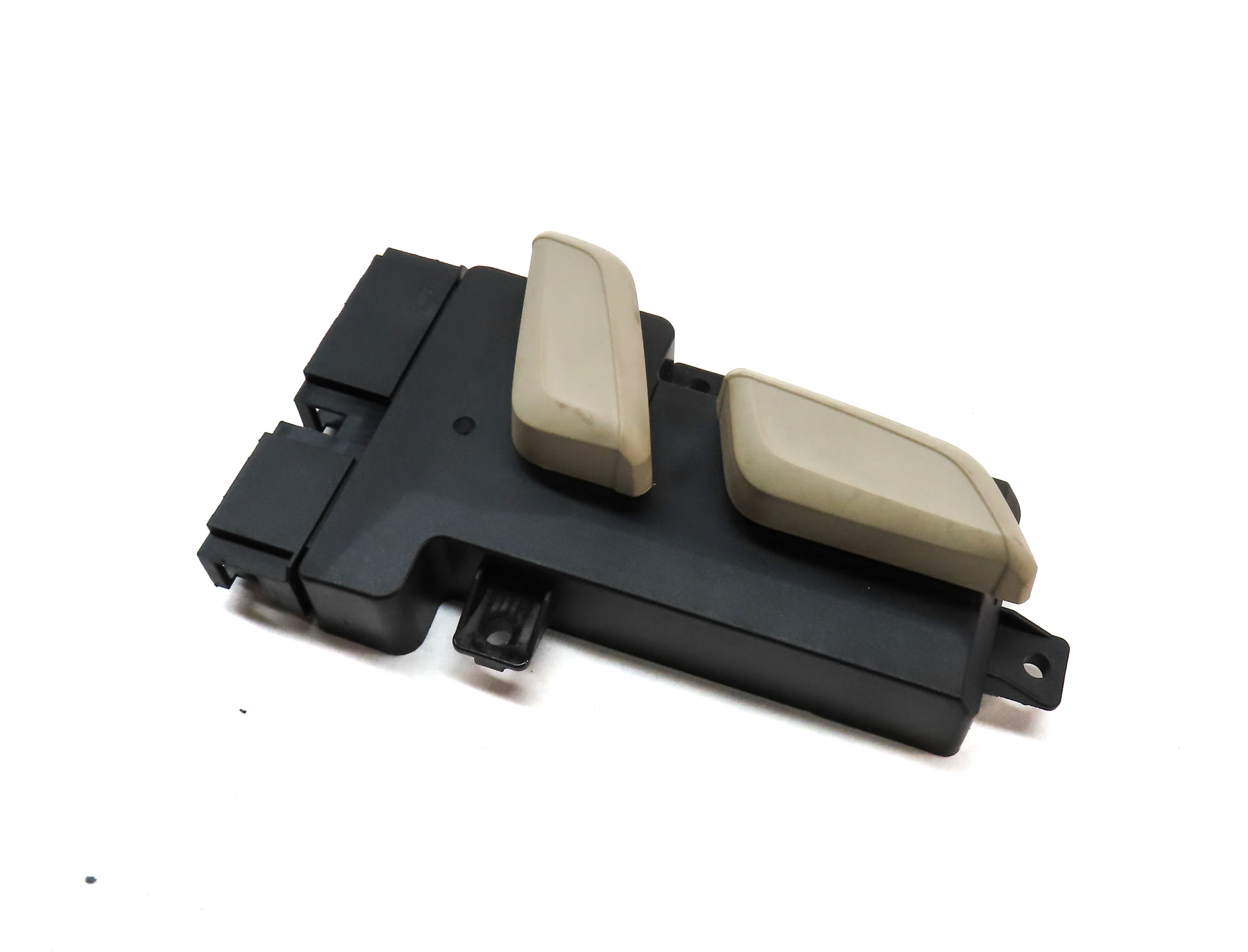 2018 AUDI Q5 (FY 80A) FRONT RIGHT PASSENGER SEAT POSITION ADJUST SWITCH BEIGE — exact item pictured